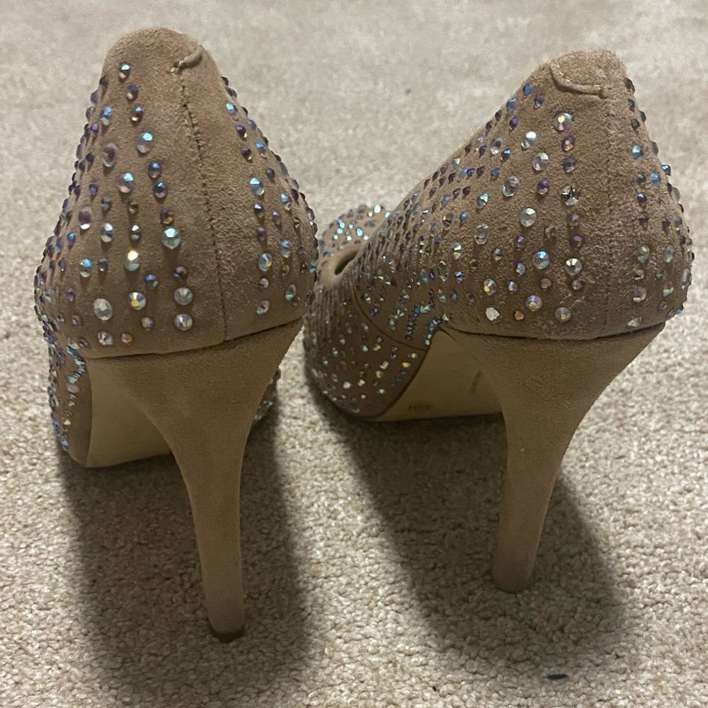 Embellished Pump - Picture 3 of 4
